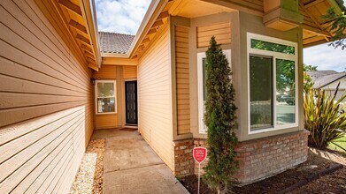1228 Demeo St in Santa Rosa, CA - Building Photo - Building Photo