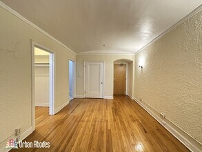 557 W Arlington Pl, Unit A08C in Chicago, IL - Foto de edificio - Building Photo