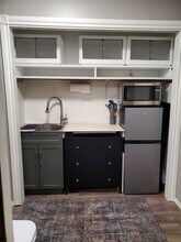 16057 NE 6th St in Bellevue, WA - Building Photo - Building Photo