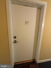 242 Centre St, Unit 410 in Trenton, NJ - Building Photo - Building Photo