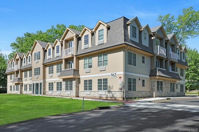 962 Rte 9W in Congers, NY - Building Photo - Building Photo