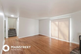 813 NE 113th Terrace, Unit 2O-02 in Kansas City, MO - Building Photo - Building Photo