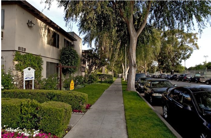 Owenspark Apartments in Canoga Park, CA - Building Photo