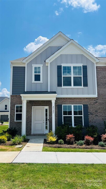 2125 Riverstone Blvd in Monroe, NC - Building Photo