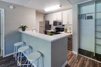 Falls at Arden in Sacramento, CA - Building Photo - Building Photo