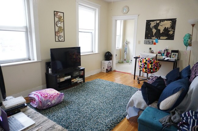 55 Linden St in Boston, MA - Foto de edificio - Building Photo