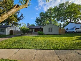 6569 Graf Dr in Cincinnati, OH - Building Photo