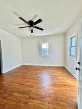 212 S Chestnut St, Unit 2 in Collinsville, IL - Foto de edificio - Building Photo