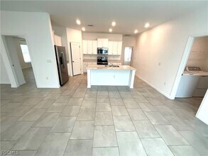 3905 Treasure Oak Wy in Ft. Myers, FL - Building Photo - Building Photo