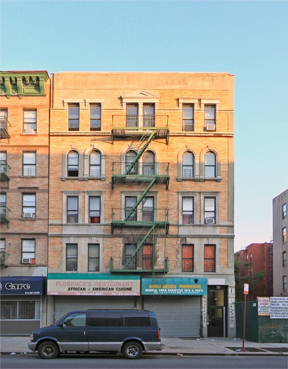 2099 Frederick Douglass Blvd in New York, NY - Foto de edificio