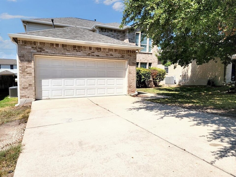 3417 Shiraz Loop in Round Rock, TX - Building Photo