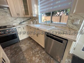 2017 S Centinela Ave in Santa Monica, CA - Building Photo - Building Photo