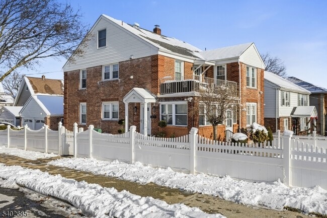 48 Hobart Pl in Clifton, NJ - Building Photo - Building Photo