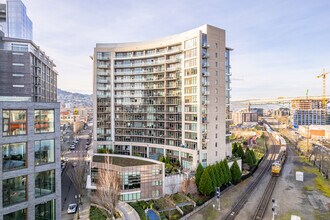 The Encore in Portland, OR - Building Photo - Building Photo