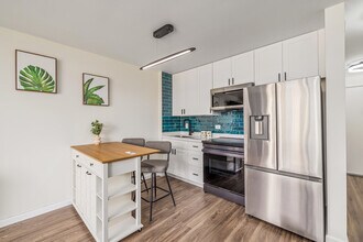 2345 Ala Wai Blvd, Unit 1808 in Honolulu, HI - Building Photo - Building Photo