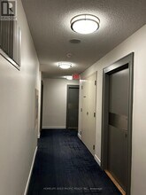 33 Singer Ct in Toronto, ON - Building Photo - Building Photo