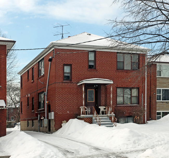 40 Burlington St in Toronto, ON - Building Photo - Primary Photo