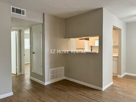 2101 6th Ave N in Texas City, TX - Building Photo