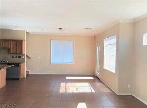 8633 Nature Scene Dr in Las Vegas, NV - Building Photo - Building Photo