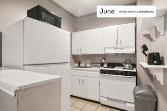 Room in Shared 4 bed/1 bath home, Unit C in Boston, MA - Foto de edificio - Building Photo