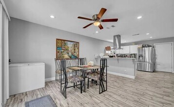 204 Thunder St in Las Vegas, NV - Building Photo - Building Photo