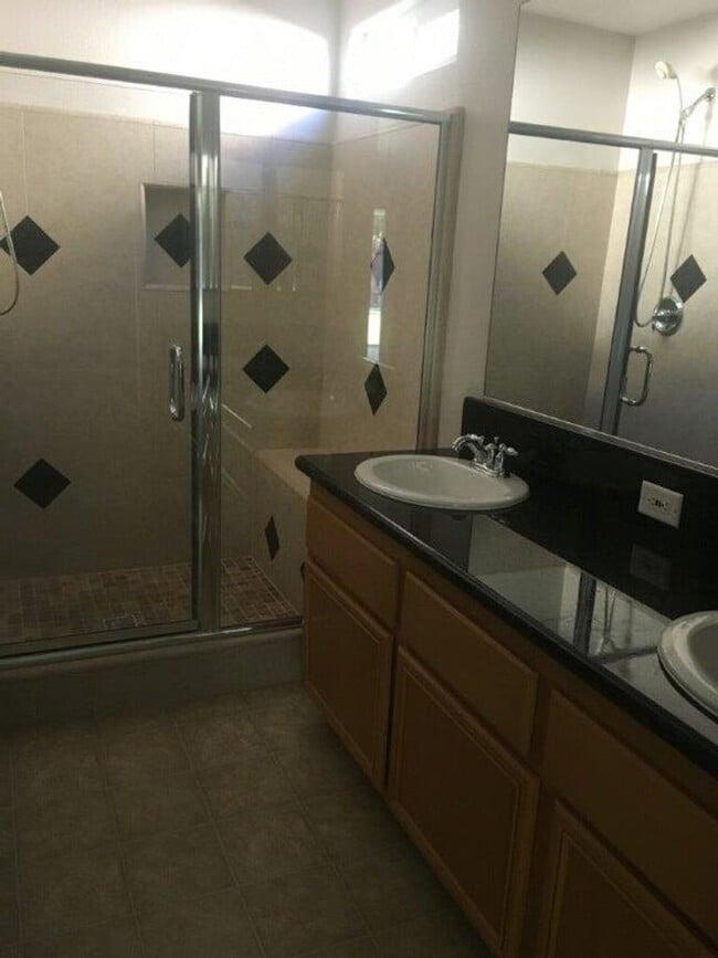 11409 Pacific Shores Dr in Bakersfield, CA - Building Photo - Building Photo