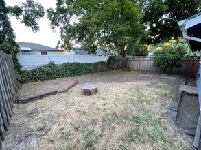 2107 Y St in Vancouver, WA - Foto de edificio - Building Photo