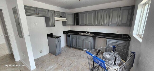 14044 NE 2nd Ave in Miami, FL - Building Photo - Building Photo