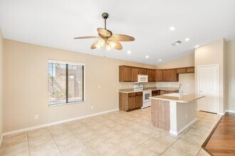 3474 Lady Lake Ln in Casa Grande, AZ - Building Photo - Building Photo