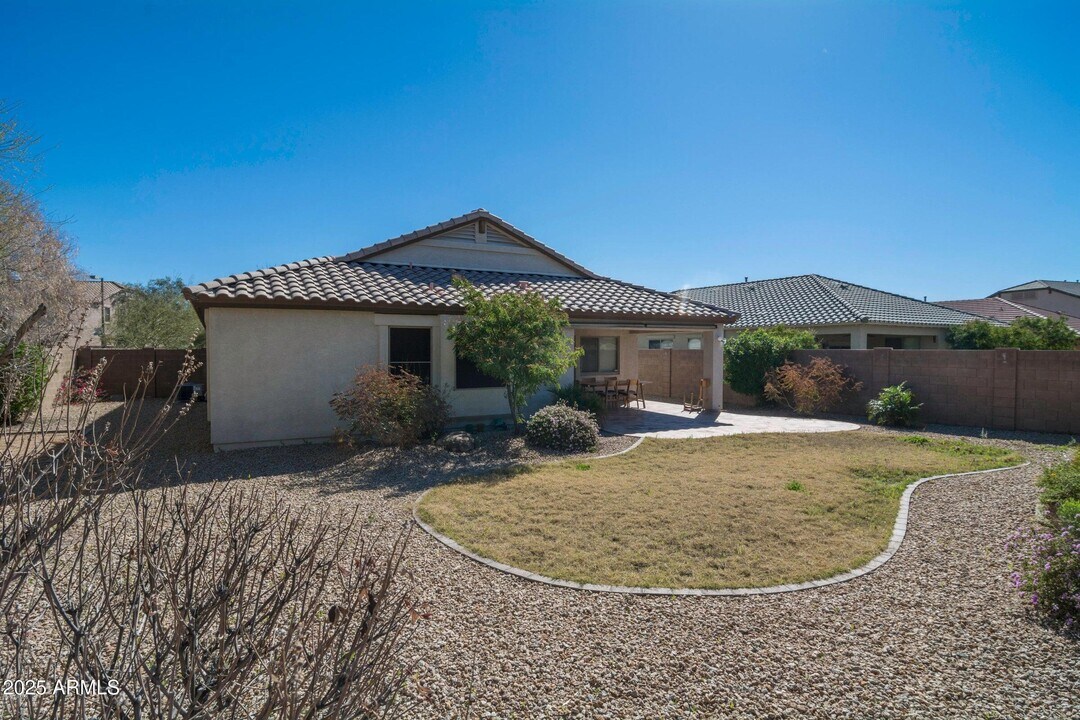 23226 N 41st St in Phoenix, AZ - Building Photo