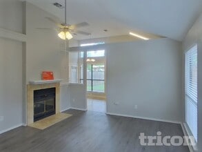 2520 Butterfield Dr in Fort Worth, TX - Building Photo - Building Photo