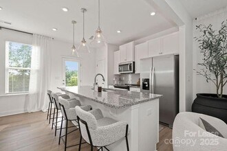 2348 Layman Dr, Unit AUCMZY in Gastonia, NC - Building Photo - Building Photo