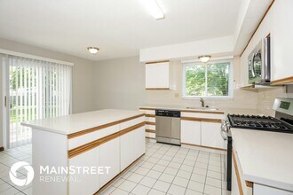 4009 Hounds Hill Dr in Florissant, MO - Building Photo - Building Photo