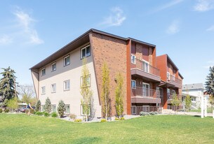 12308 82nd St NW in Edmonton, AB - Building Photo