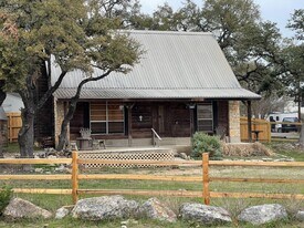 1609 Colleen Dr in New Braunfels, TX - Building Photo