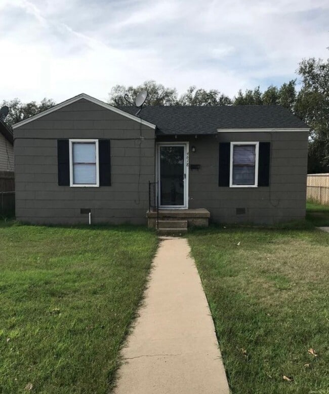 property at 4618 S Travis St