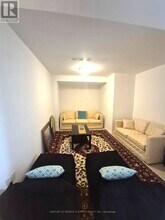 6080 Featherhead Crescent in Mississauga, ON - Building Photo - Building Photo