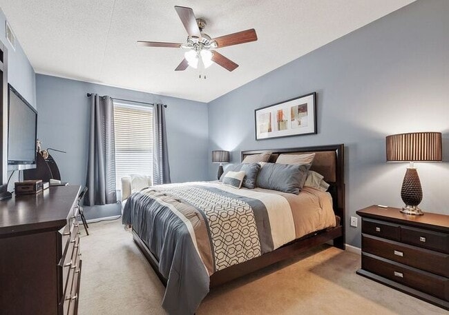 400 Village Cir