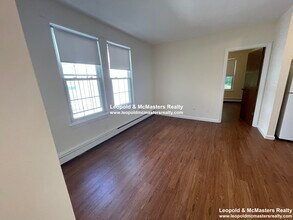 69 S Huntington Ave, Unit 14 in Boston, MA - Building Photo - Building Photo