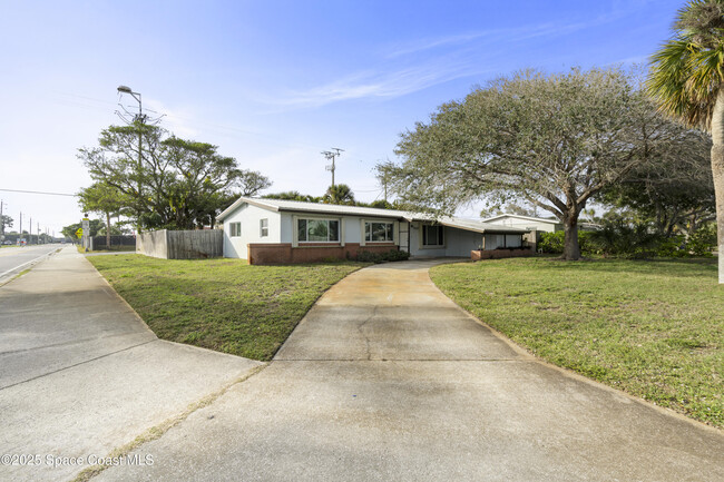 100 Brixton Ln in Satellite Beach, FL - Building Photo - Building Photo