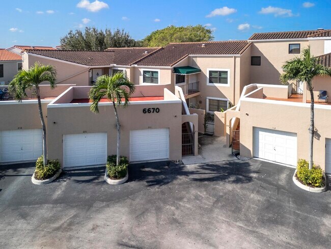 property at 6670 Villa Sonrisa Dr