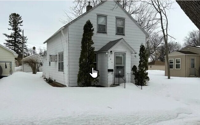 241 E Ronning Ave in Appleton, MN - Foto de edificio - Building Photo