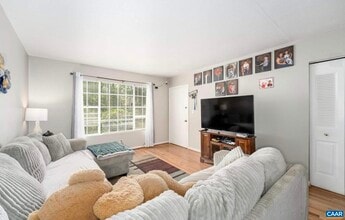 2517 Hydraulic Rd in Charlottesville, VA - Building Photo - Building Photo