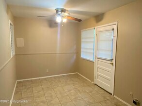 127 Meadowood Rd in Louisville, KY - Building Photo - Building Photo