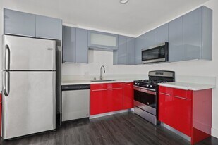 1321 W 36th Pl, Unit 10 in Los Angeles, CA - Building Photo