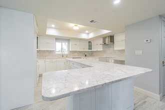 6370 Conniewood Sq in New Port Richey, FL - Building Photo - Building Photo