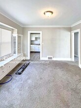 931 Helmsdale Rd in Cleveland Heights, OH - Building Photo - Building Photo