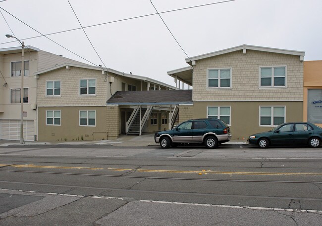 2818-2828 Taraval St in San Francisco, CA - Foto de edificio - Building Photo