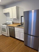 215 Cottonwood Rd, Unit 215 in Newington, CT - Building Photo - Building Photo