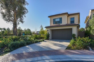 125 Mistletoe in Irvine, CA - Building Photo - Building Photo